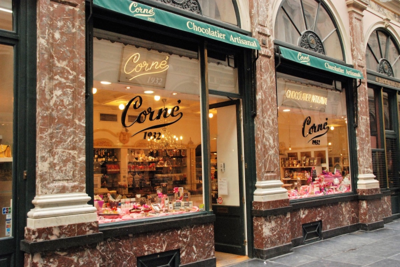 patisserie-FREJUS-min_chocolate_chocolaterie_shop_luxury_chic_gallery_brussels_belgium-558146